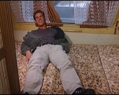 Deutsche Camgirls: Rosahaarige deutsche puppe wird in geparkter wohnwagen hart gefickt