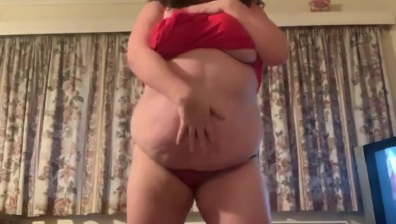 Real homemade BBW BBC porn: Молодая английская толстушка танцует стриптиз