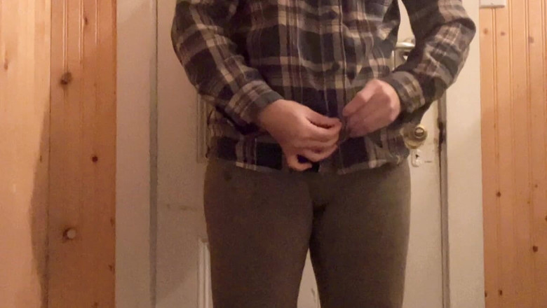 sweethanajapanese: Hana Ia O Cană De Apă Își Curăță Pizda În Baie