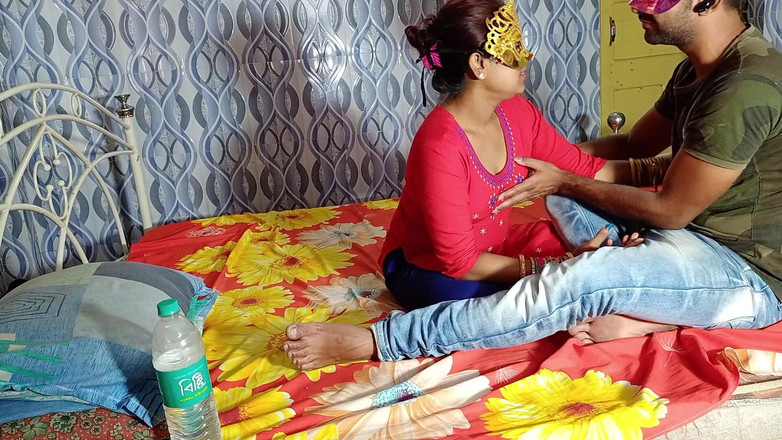 FireeCouple: टीचर ने शादी के बाद छात्रा को घर छोड़ दिया