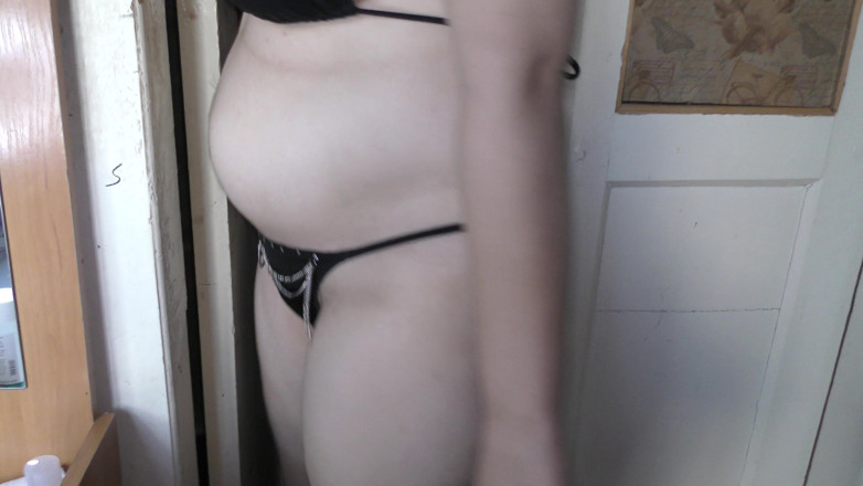 Milky Mari: Nestydatá děvka sexy manželka v bikinách si přináší domů použitý...