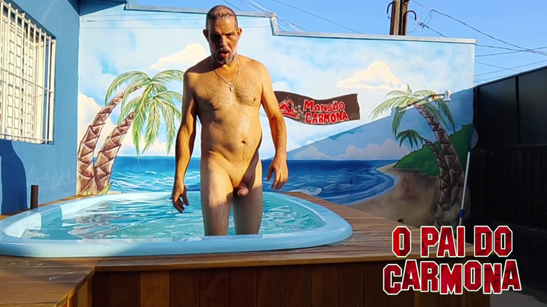 Carmona's father: Opaidocarmona menikmati kolam renang ingin meniduri pantat