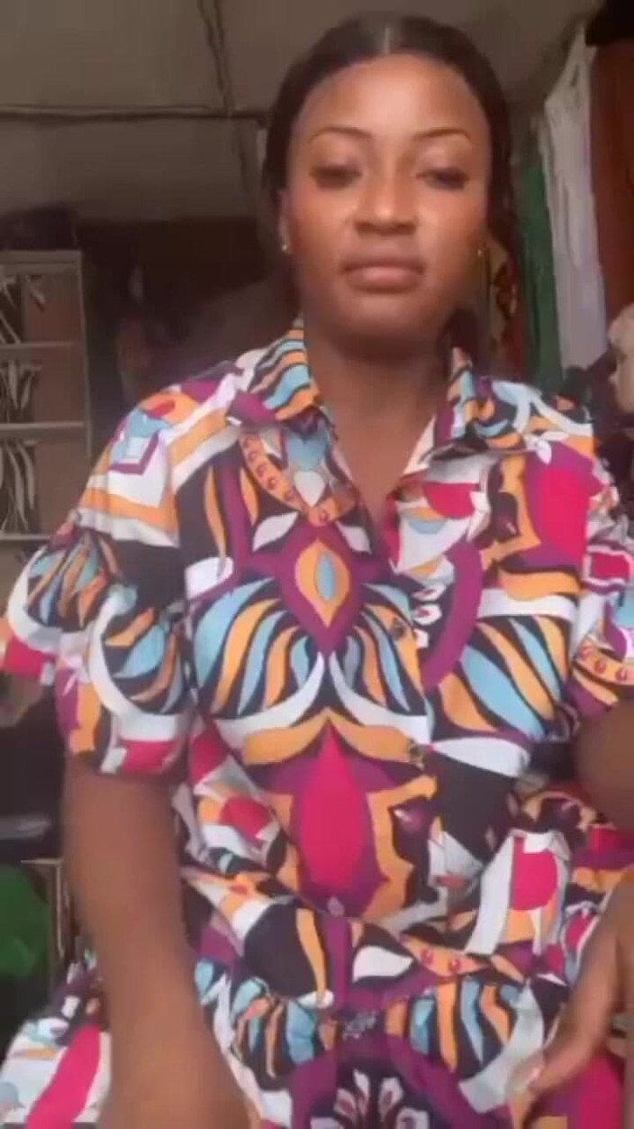 Me and my new slut: Возбужденная мама мастурбирует в ее магазине, публичная мастурбация сахарной мамы