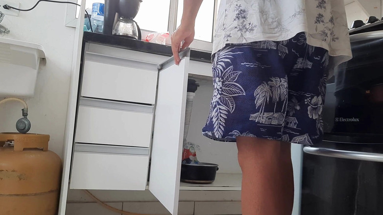 UtopianHumor507: Generála pustil ke svému příteli poté, co mu ten předvedl...