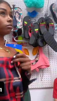 Mooie zwarte tieners leren harde seksuele lessen ~ Shoplyfter gratis volledige film
