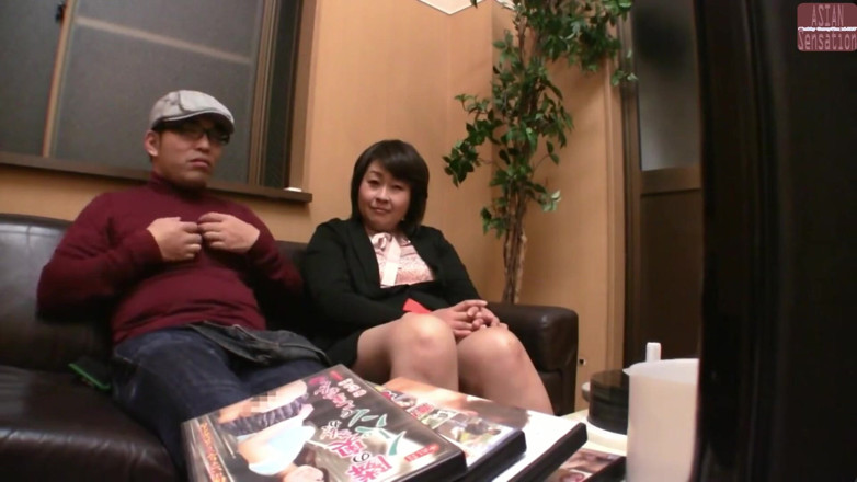 Juicy Bounce JAV Club: I Watched Porn with My Stepmother, I Can Never Tell...