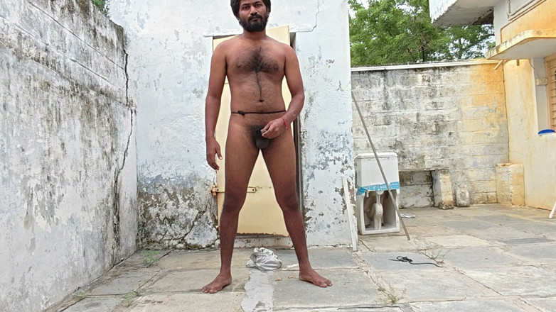 KUMBHA MANOJ KUMAR: Xhard 마을의 욕실 세척