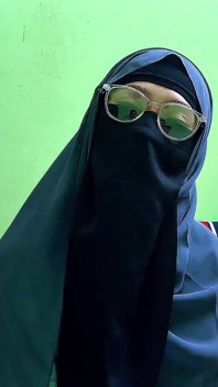 Seksi bir bayan bana bağış istemeye geldiğinde