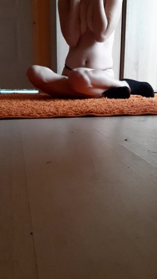 Vjulia41: Caress my body with song
