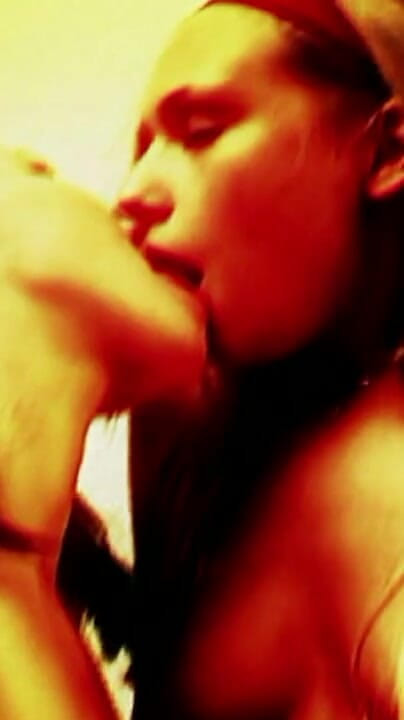 MILFs Kissing (Lydia Privat)