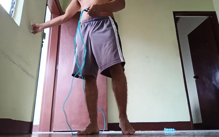 Tommhot: When I Exercise, My Dick Gets Hard and My Pants...