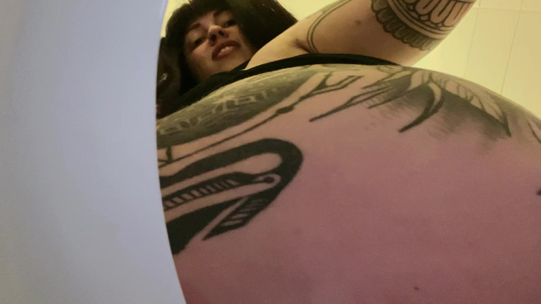 Miss Valentina: Meine toilettenschlampe