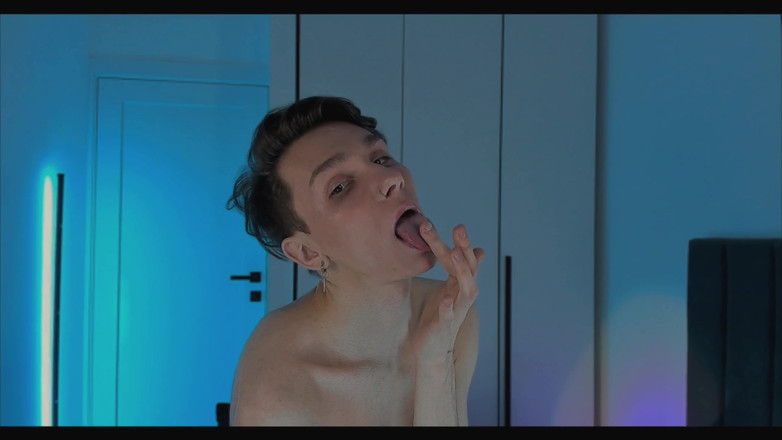 Austin Blue: Młody student bawi się po studiach