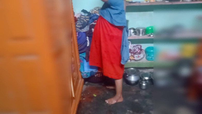 Priyanka314: Gadis cantik tamil lagi mandi sambil ganti baju