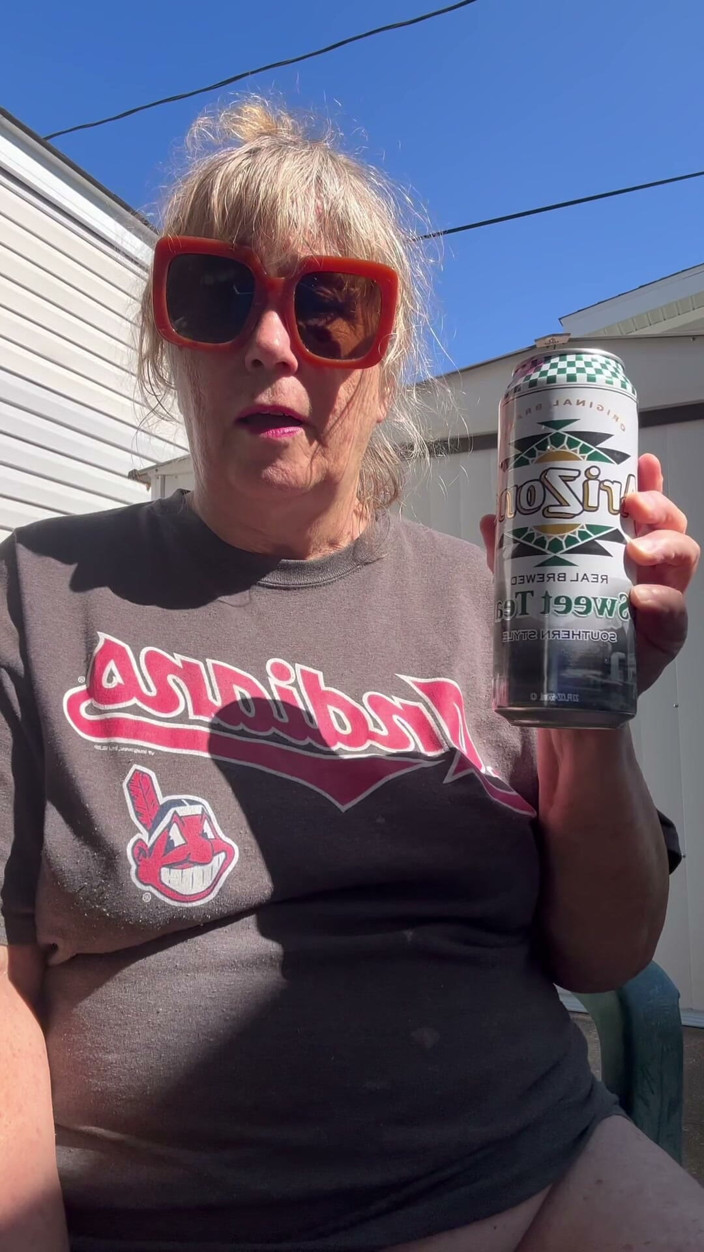 Big Ass 4 U: Outside Refreshment Time with Sweet Tea