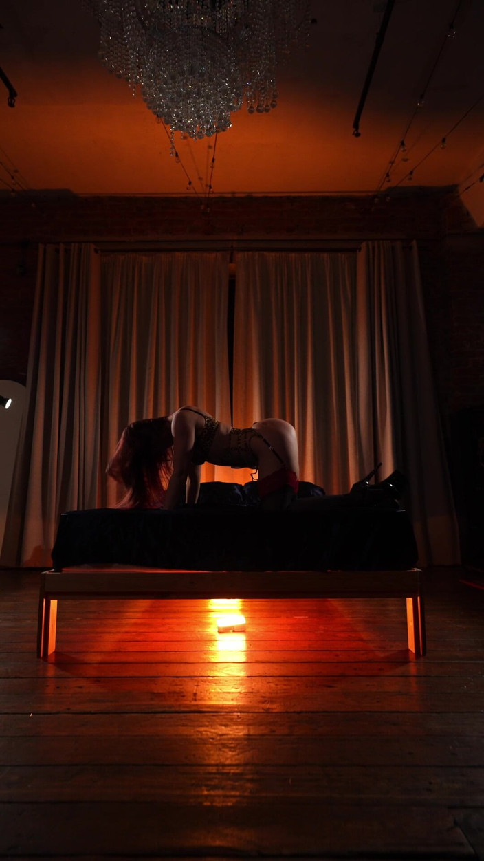 Renata Fox: Cel mai fierbinte dans chiar pe pat