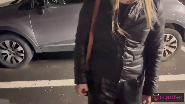 Coupleflage: Au Centre Commercial, Je Prends Une Blonde Et Je Me...