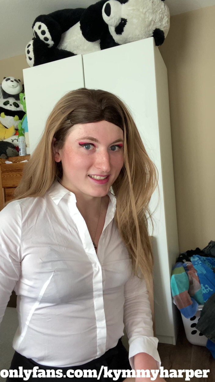 Kymmy Harper: Transsexuala te domină la serviciu
