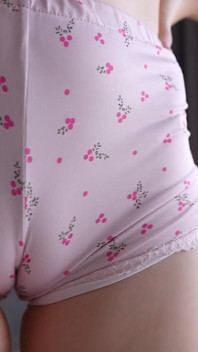 Pizda Mamei Vitrege Cameltoe. Voyeur