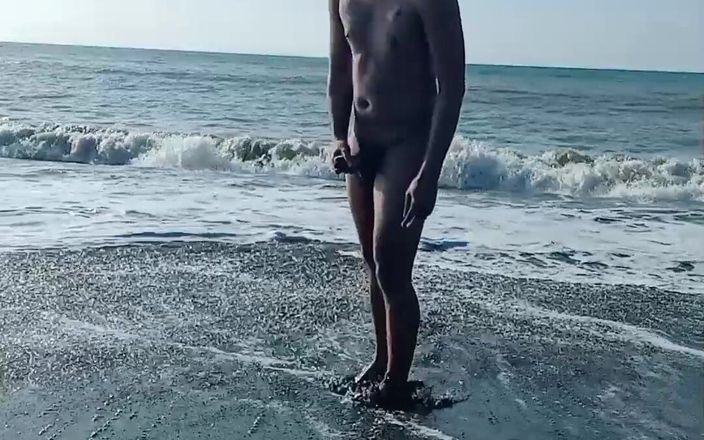 Rent A Gay Productions: Гарячий азіатський молодий хлопець кінчає на пляжі