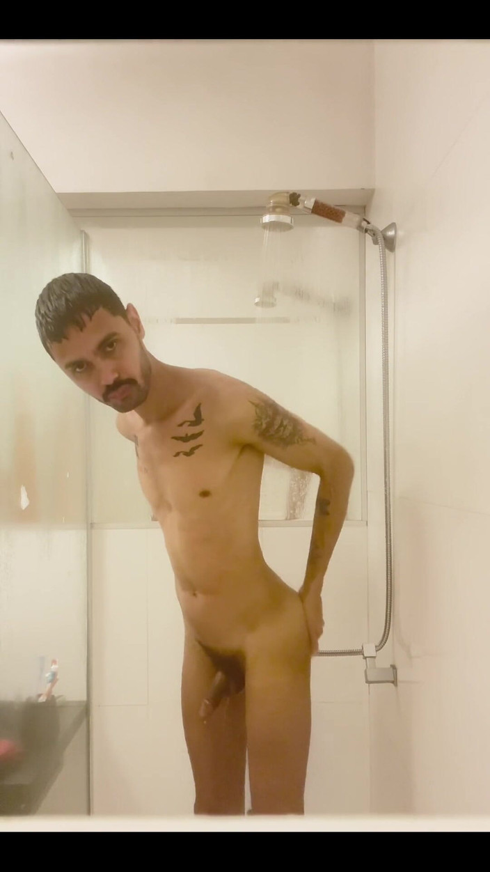 arabeputo: Dávám si tu pěknou sprchu