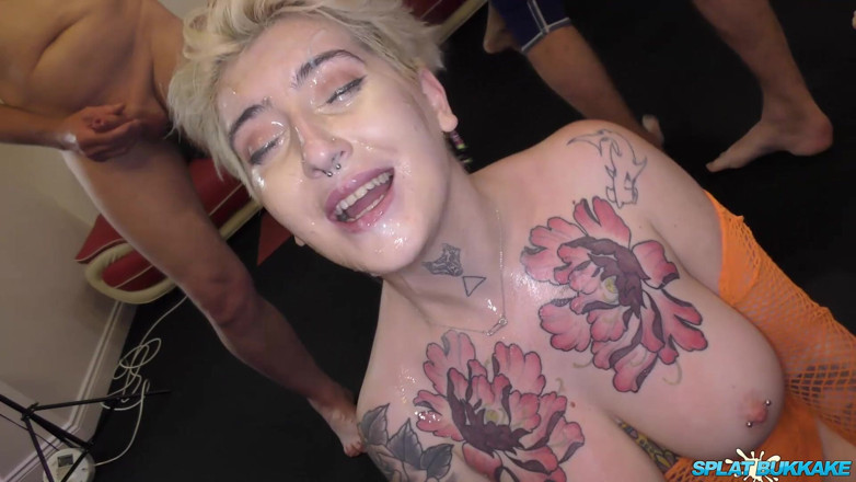 UkXXXpass: Debutto nel bukkake party per le splendide Pixie Peach e...