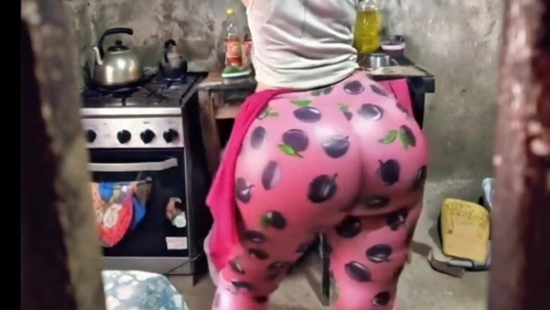 Xprohibidox1: Rosa strumpfarsch 3