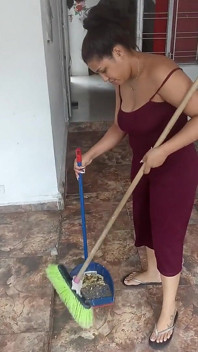 Talking to My Wife While Cleaning the House, I Ask Her to Suck My Cock and the Situation Ends Comically