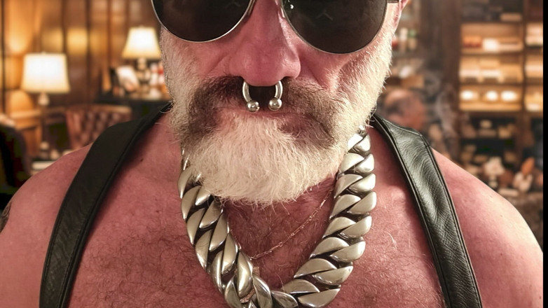 MusclesCigarsFFPig: Zasedání