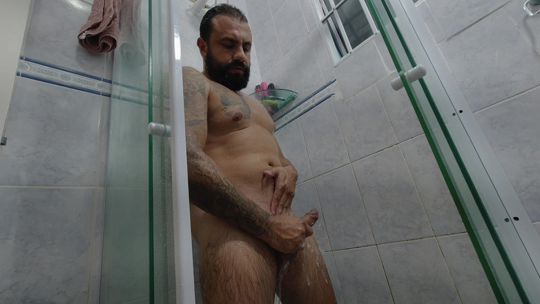 Bananas Brazil: Da solo sotto la doccia: mi sono rasato e mi...