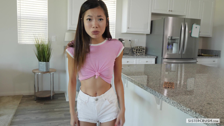 JAYS POV: Winziges asiatisches teen vina sky fickt ihren stiefbrud