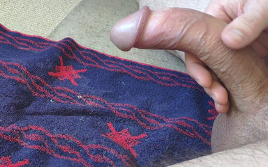 Curved One: Nekonečný postřik spermatem