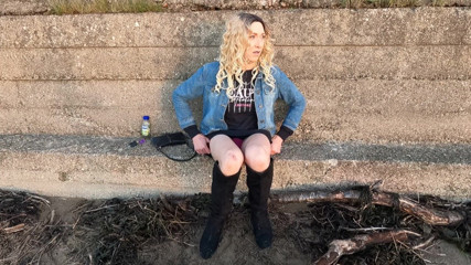 The Midnight Minx: Beach walk revisit