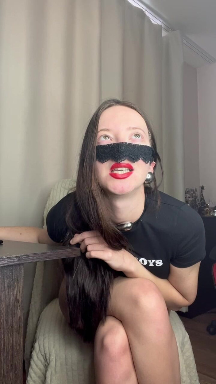 Skinny_lady69: Госпожа требует спермы