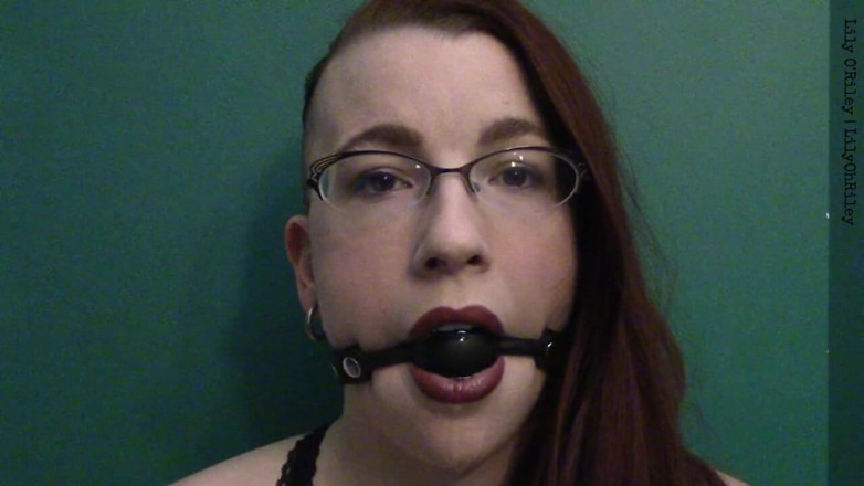 Lily O'Riley: Ballgag Staring (wmv)