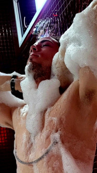 Motel Bath Tub! Let's Bubble with Me