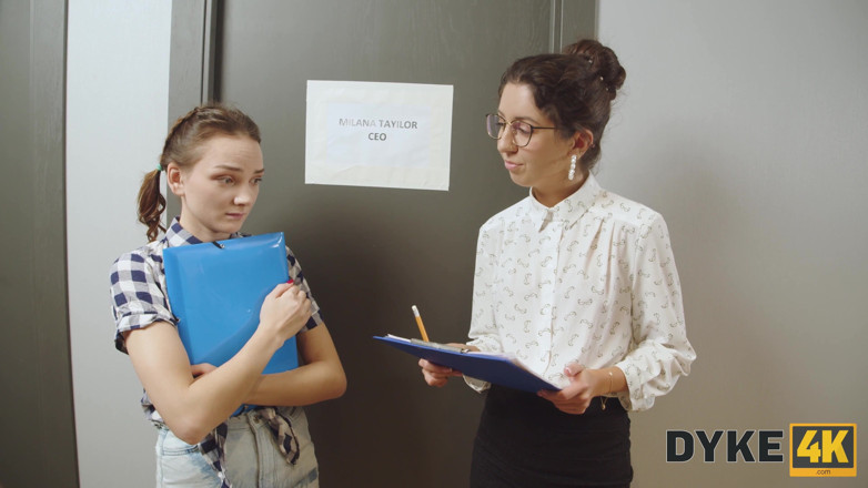 Dyke4K: Three Girls Unit
