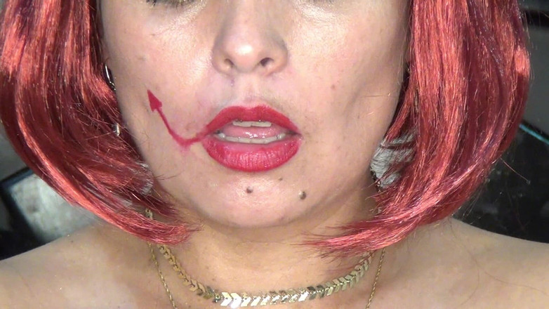 Angel eyes studio: Grote gummies slikken!! Sexy roodharige duivel slikt grote gummi-monsters!!