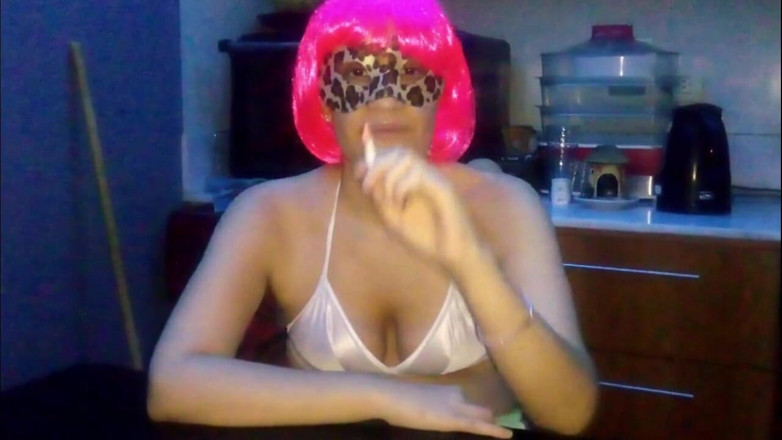 Sexoamateur: Fumând trabuc