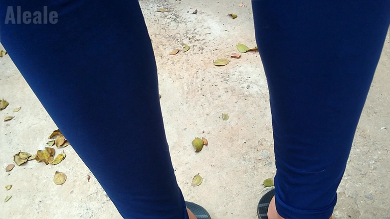 Ale Ale: Tuta blu in spandex