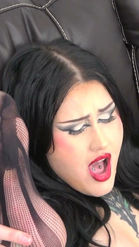 La Splendida Ragazza Gotica Eccelle Nel Creampie Anale