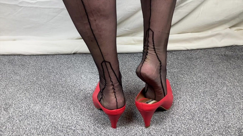 Mr MF: I piedi della signora matura sono solo a casa dalla...