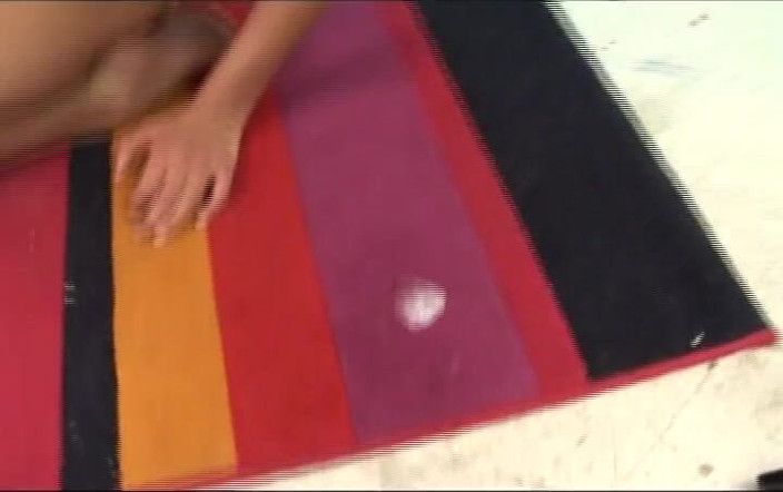 Goldenxtapes: Geile blonde milf zuigt en wordt gevingerd