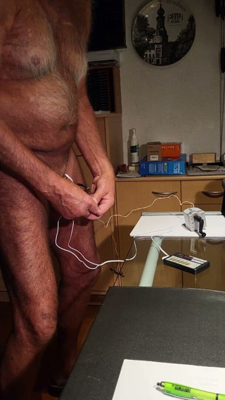 Nick Studio: Mixed e-stim