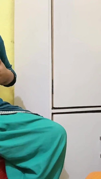 Min vän knullade extremt min fitta för pengar het riktig hemlagad indisk sexvideo hindi ljud