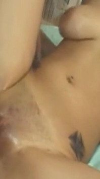 Ateşli amatör orta yaşlı seksi amcık derine dolduruluyor - ağzına boşalıyor!