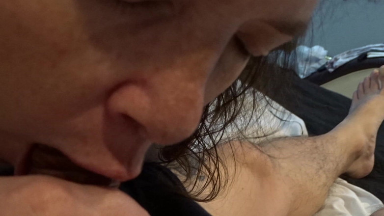 Florance Wimps: Blue Nylons &amp;Choco kondom