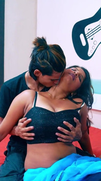 La moglie dell'amica di un'amica con il latte ha bisogno di un grosso cazzo per il suo grande buco figa
