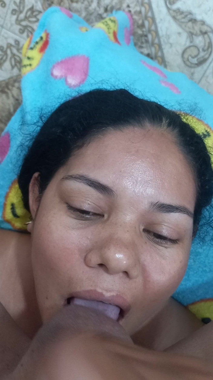 Valkyrie and Luigy Couple: Linda namorada chupando garganta profunda