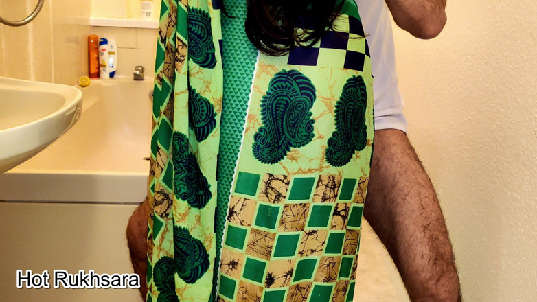 hot_rukhsara: Indyjski Hinduska sąsiad ciocia zerżnięta przez kochanka w pokoju hotelowym...